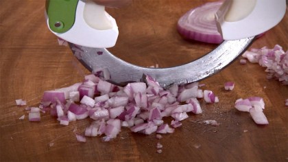 περιστροφικό-μαχαίρι-κουζίνας-για-μεγαλύτερη-ακρίβεια-κοπής-bolo